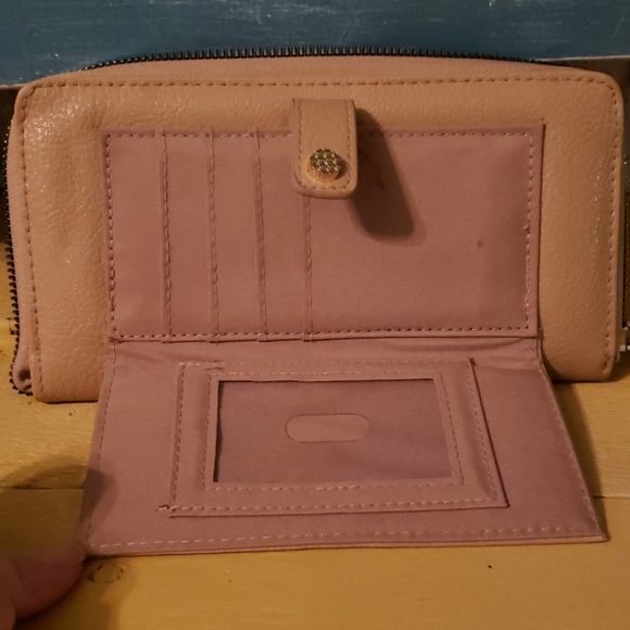 Wallet - Picture 2 of 3